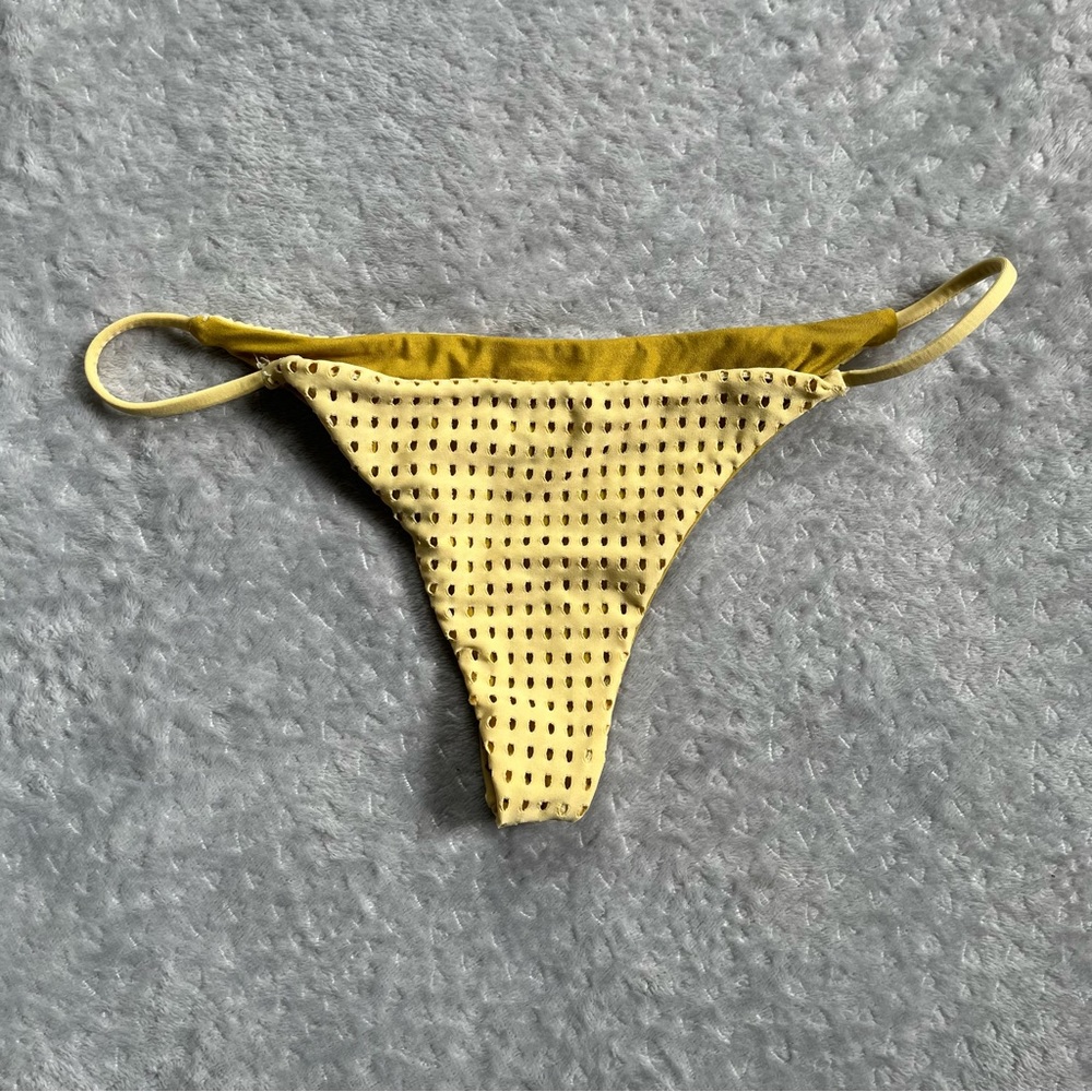Acacia fins bottoms petite in starfruit mesh